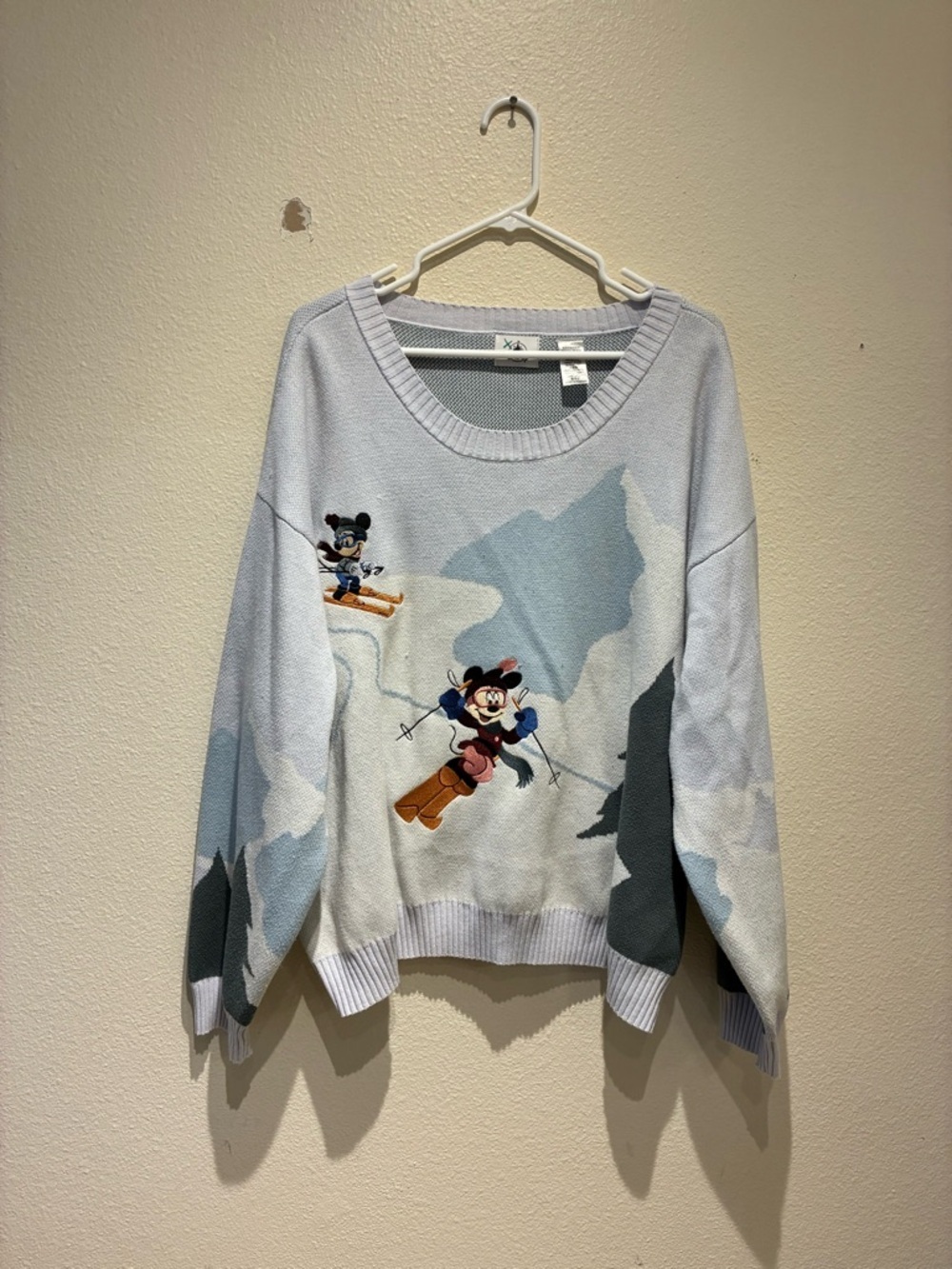 Disney Minnie Mouse and Friends Holiday Homestead Sweater Sz 2X - Picture 2 of 6